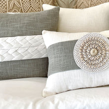 Load image into Gallery viewer, RATTAN & SHELL DISK