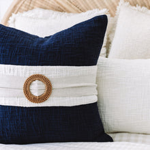 Load image into Gallery viewer, RATTAN ROUND BUCKLE
