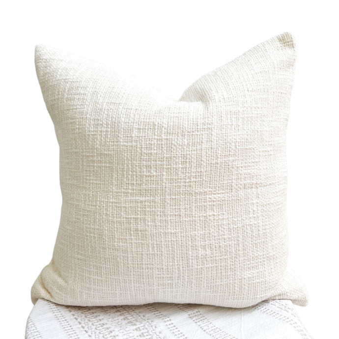 Our cream or off-white cushions are perfect texture cushion to style a bed or to use as a sofa cushion. Cushion covers 50x50 - Square cushion covers