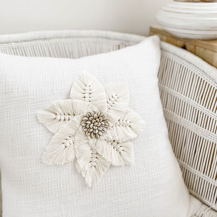 White boho cushion with macrame and shell cushion accessory. Perfect for a Boho style. White boho Cushion covers 50x50 - Square cushion covers